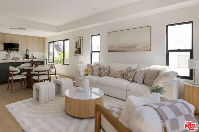 1294 S Citrus Avenue, Los Angeles, CA 90019