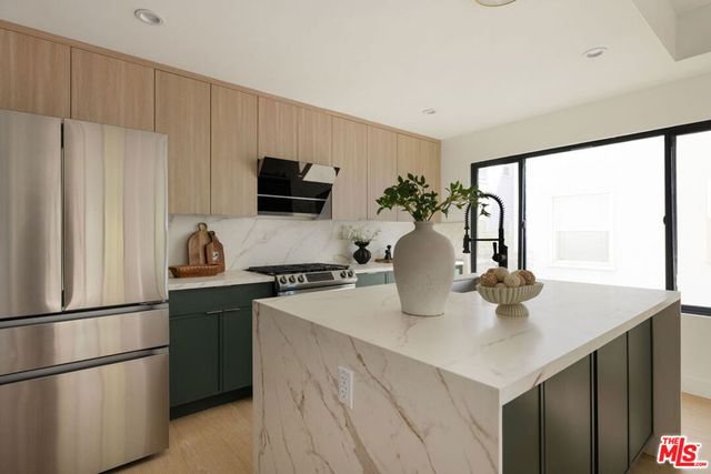 1294 S Citrus Avenue, Los Angeles, CA 90019