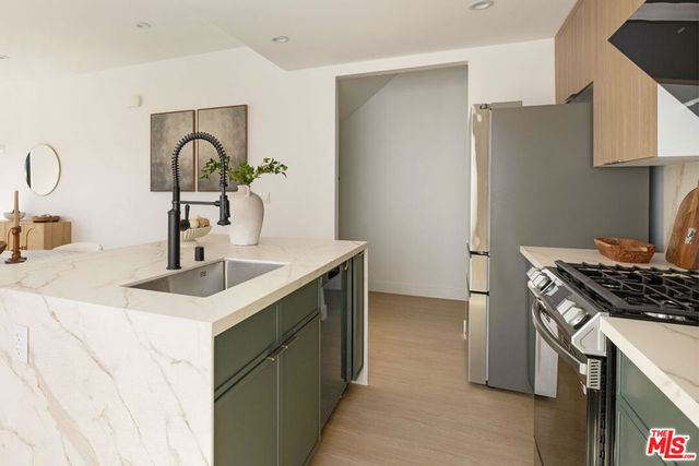 1294 S Citrus Avenue, Los Angeles, CA 90019