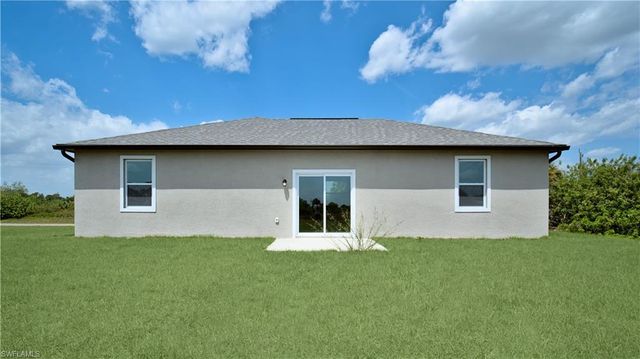 6204 Forest CT, Labelle, FL 33935