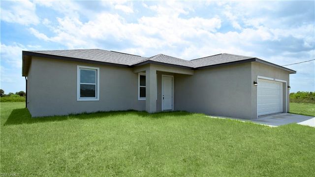 6204 Forest CT, Labelle, FL 33935