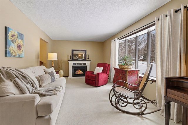 6033 Clearbrook Drive, Stevensville, MI 49127