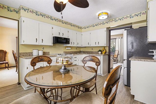 6033 Clearbrook Drive, Stevensville, MI 49127