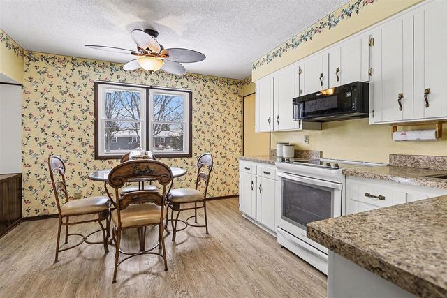 6033 Clearbrook Drive, Stevensville, MI 49127