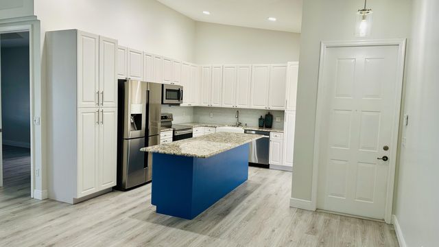 8601 Mangrove Cay, West Palm Beach, FL 33411
