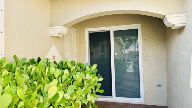 8601 Mangrove Cay, West Palm Beach, FL 33411