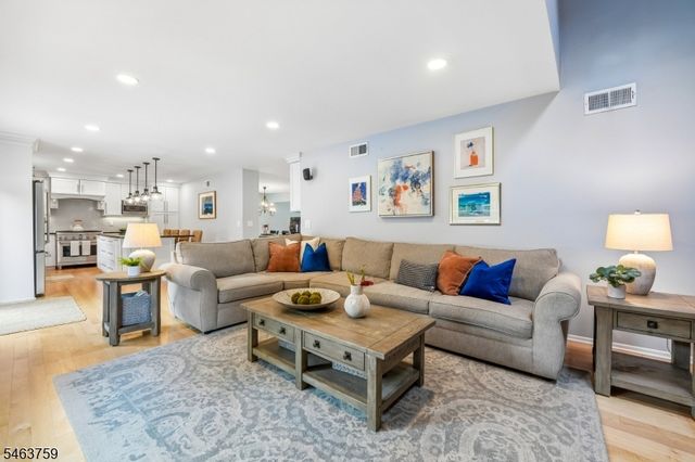 19 Kinder Dr, Bloomfield Twp., NJ 07003