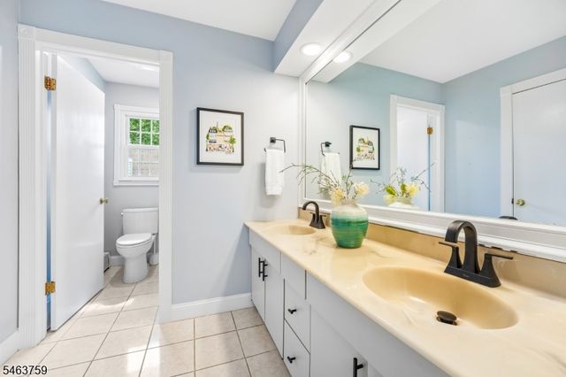 19 Kinder Dr, Bloomfield Twp., NJ 07003