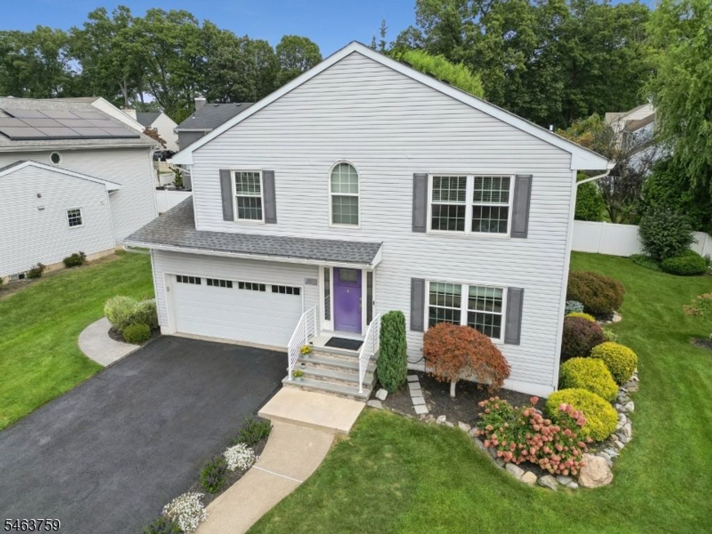 19 Kinder Dr, Bloomfield Twp., NJ 07003 — photo 2