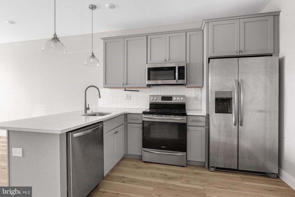 5230 WALNUT ST #4R, Philadelphia, PA 19139