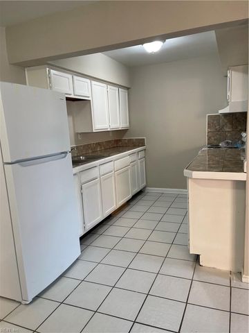 719 Marvin Ave Apt 206, Norfolk, VA 23518