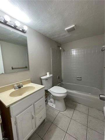 719 Marvin Ave Apt 206, Norfolk, VA 23518