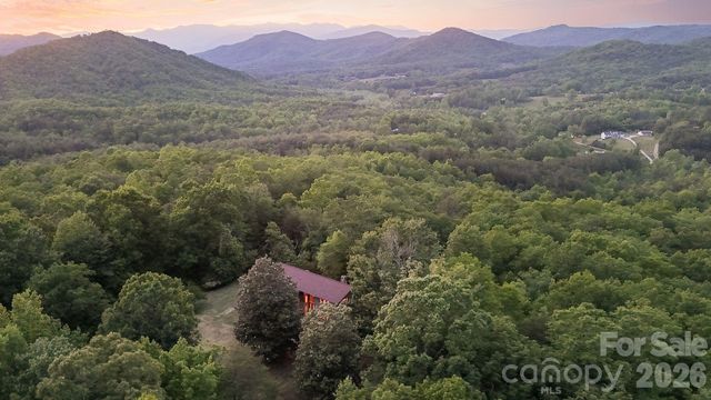 415 Reel Hollow Road, Marion, NC 28752