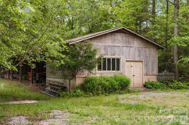 415 Reel Hollow Road, Marion, NC 28752