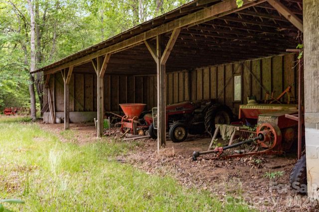 415 Reel Hollow Road, Marion, NC 28752