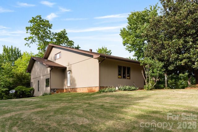 415 Reel Hollow Road, Marion, NC 28752