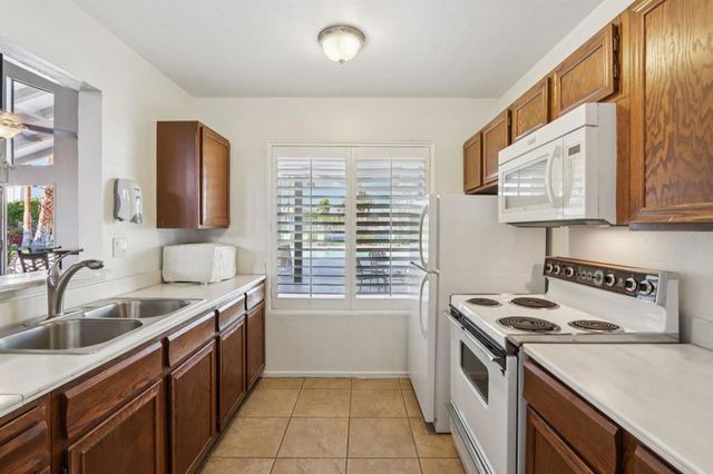 1050 E Ramon Road 41, Palm Springs, CA 92264