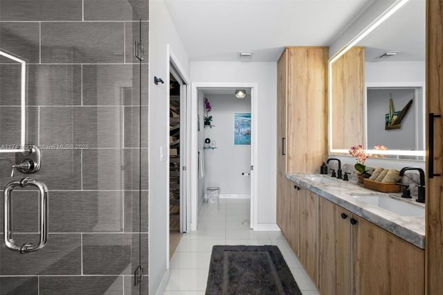 2020 N Bayshore Dr 1708, Miami, FL 33137