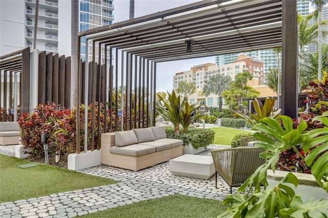 2020 N Bayshore Dr 1708, Miami, FL 33137