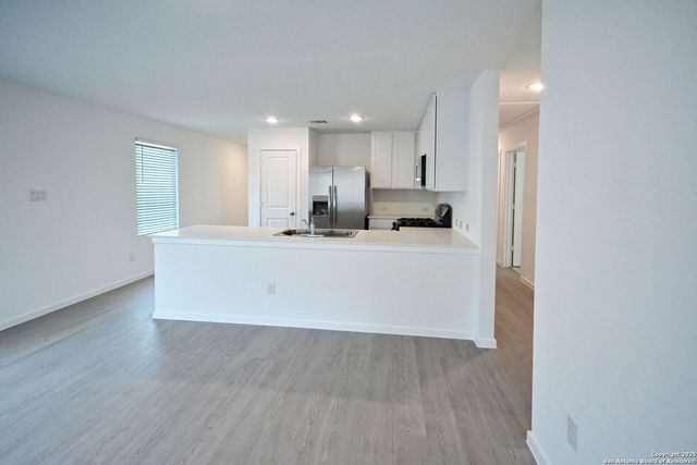 3738 SWIFT FOX RD, New Braunfels, TX 78132