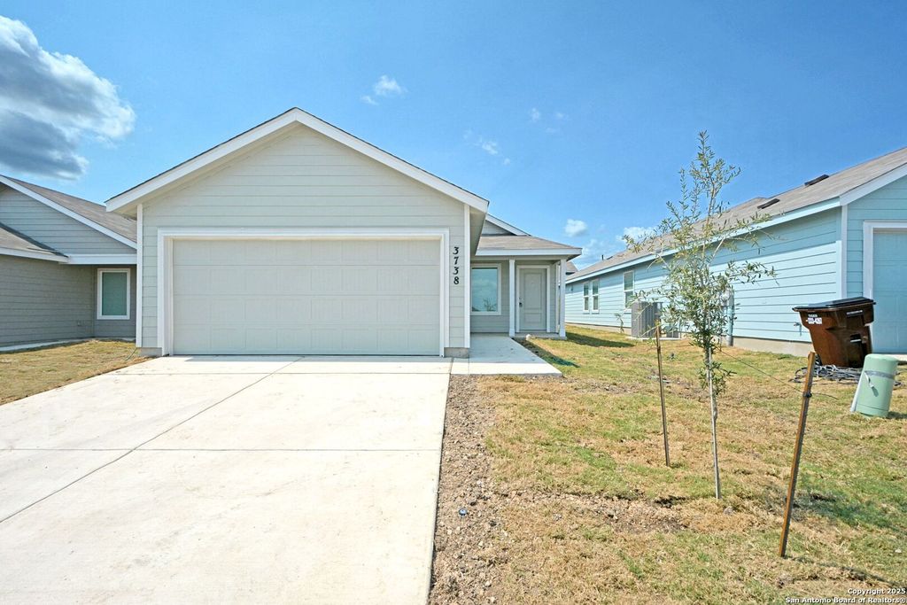 3738 SWIFT FOX RD, New Braunfels, TX 78132
