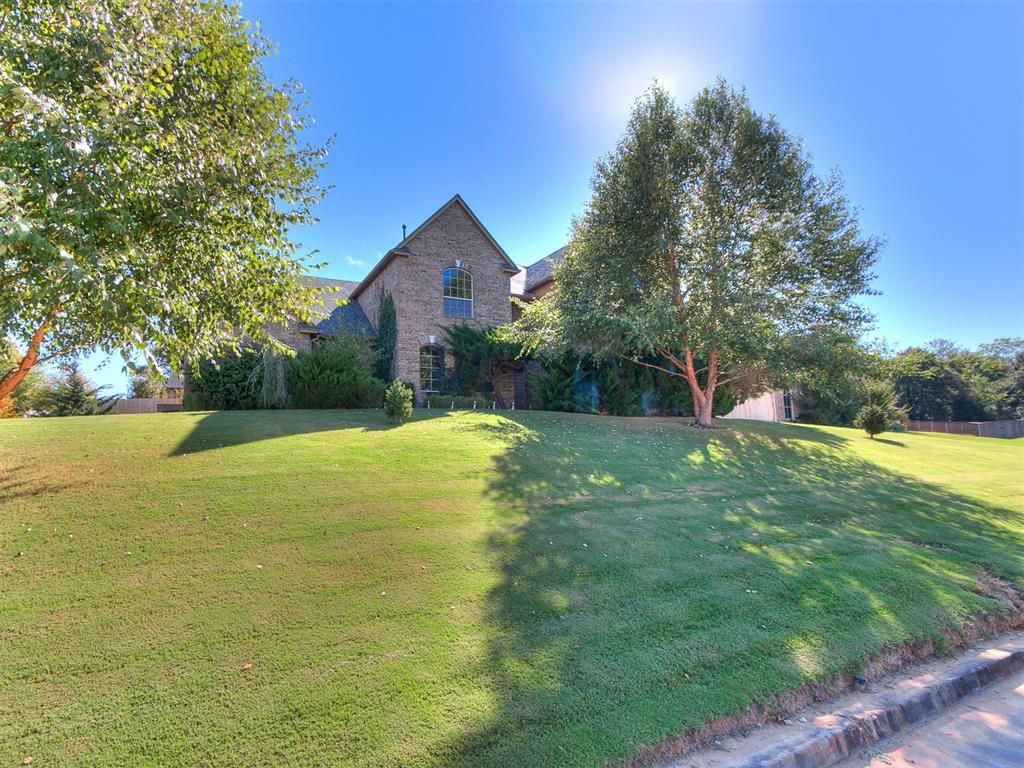 378 Cambridge Road, Midwest City, OK 73130