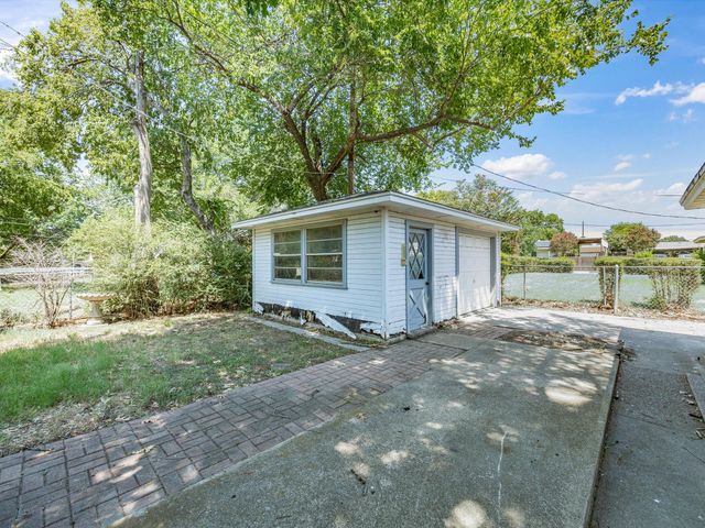3323 William Brewster Drive, Irving, TX 75062