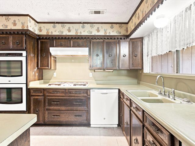 3323 William Brewster Drive, Irving, TX 75062
