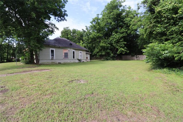 1414 Wesley Street, Greenville, TX 75401