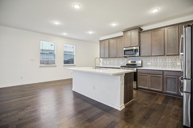 1011 Moose RD, Hutto, TX 78634