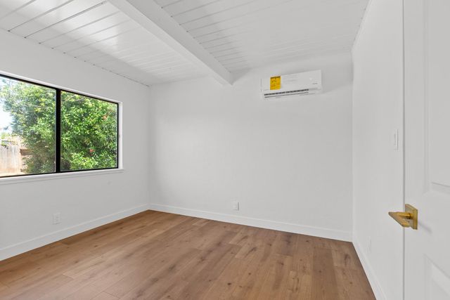 5915 35th Ave, Sacramento, CA 95824