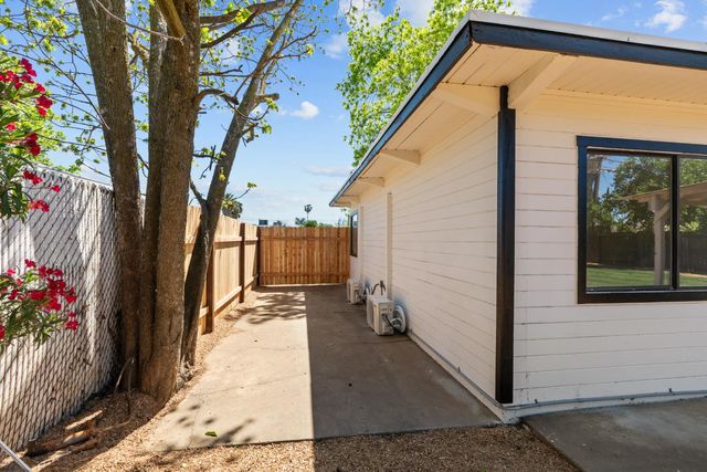 5915 35th Ave, Sacramento, CA 95824