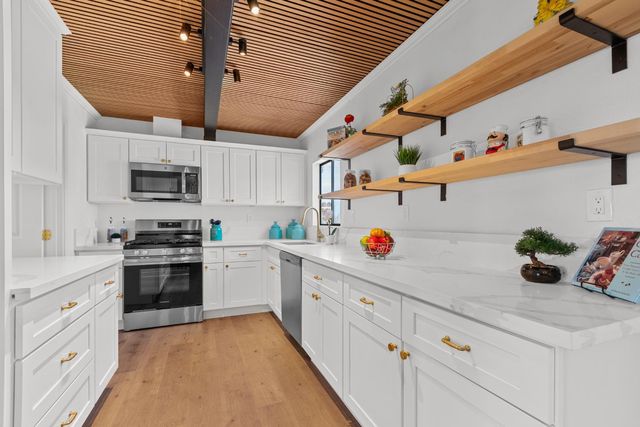 5915 35th Ave, Sacramento, CA 95824