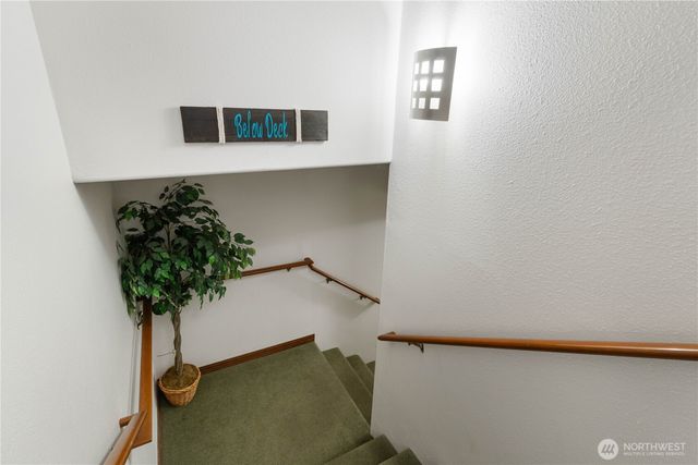 560 Point Brown Avenue NE, Ocean Shores, WA 98569