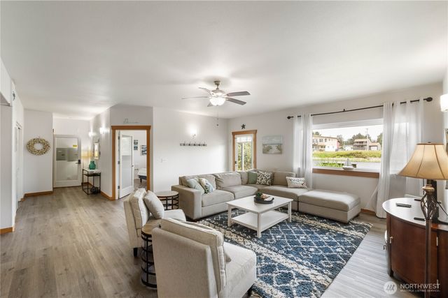 560 Point Brown Avenue NE, Ocean Shores, WA 98569