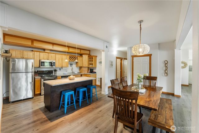 560 Point Brown Avenue NE, Ocean Shores, WA 98569