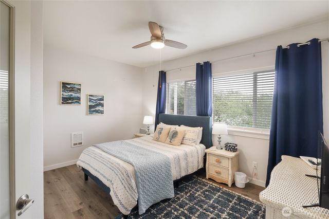 560 Point Brown Avenue NE, Ocean Shores, WA 98569