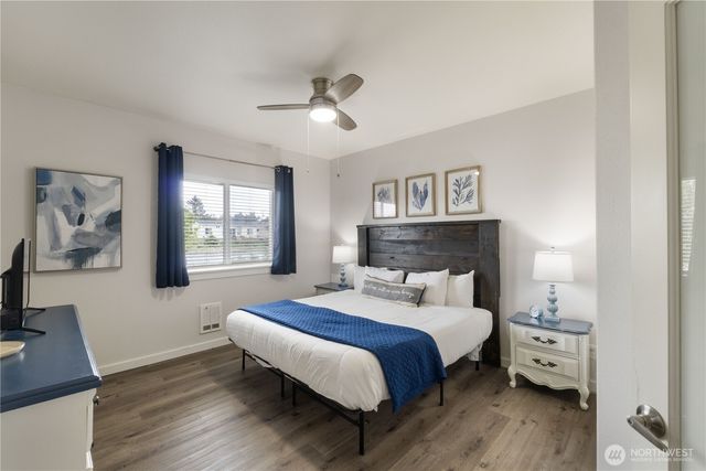 560 Point Brown Avenue NE, Ocean Shores, WA 98569