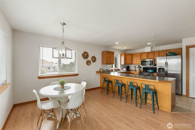 560 Point Brown Avenue NE, Ocean Shores, WA 98569