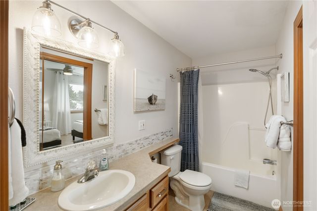 560 Point Brown Avenue NE, Ocean Shores, WA 98569