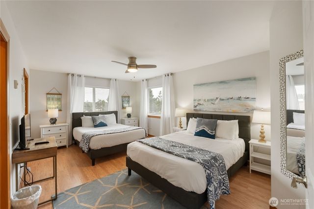 560 Point Brown Avenue NE, Ocean Shores, WA 98569