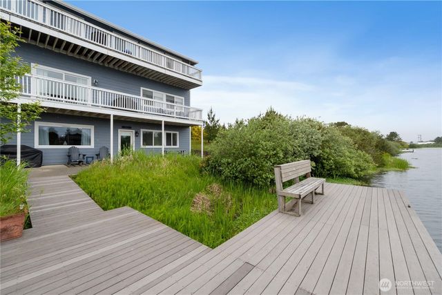560 Point Brown Avenue NE, Ocean Shores, WA 98569