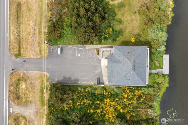 560 Point Brown Avenue NE, Ocean Shores, WA 98569