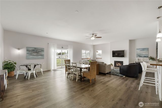 560 Point Brown Avenue NE, Ocean Shores, WA 98569