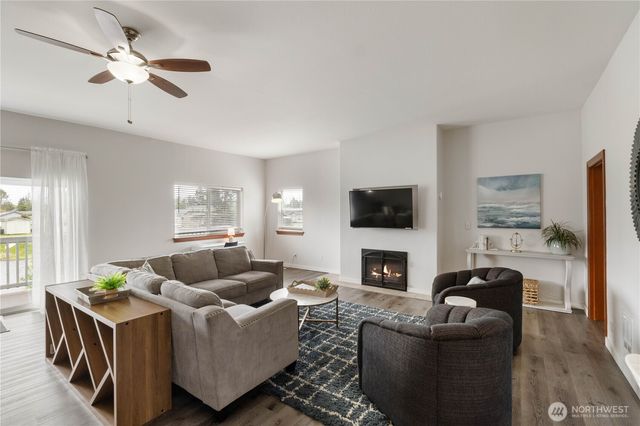 560 Point Brown Avenue NE, Ocean Shores, WA 98569