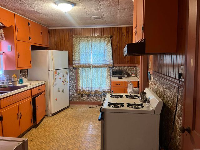 2219 W 34th, Pine Bluff, AR 71603