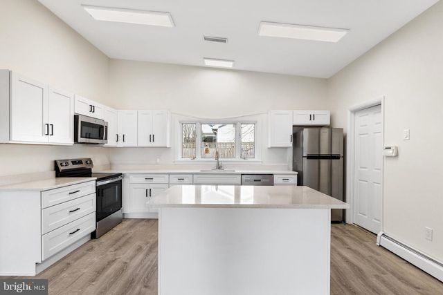 45 E LAKE DR, Annapolis, MD 21403