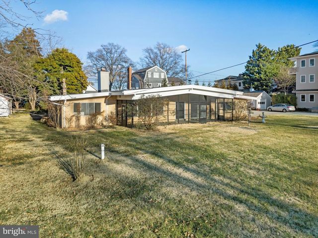 45 E LAKE DR, Annapolis, MD 21403