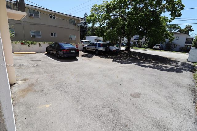 951 SW 7th St 2, Miami, FL 33130