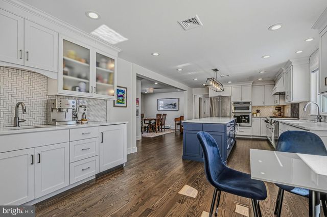 2400 W HEATHER RD, Wilmington, DE 19803